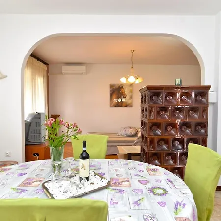 Apartment Fuer 6 Personen Ca 85 Qm In Fazana-surida, Istrien Istrische Riviera *